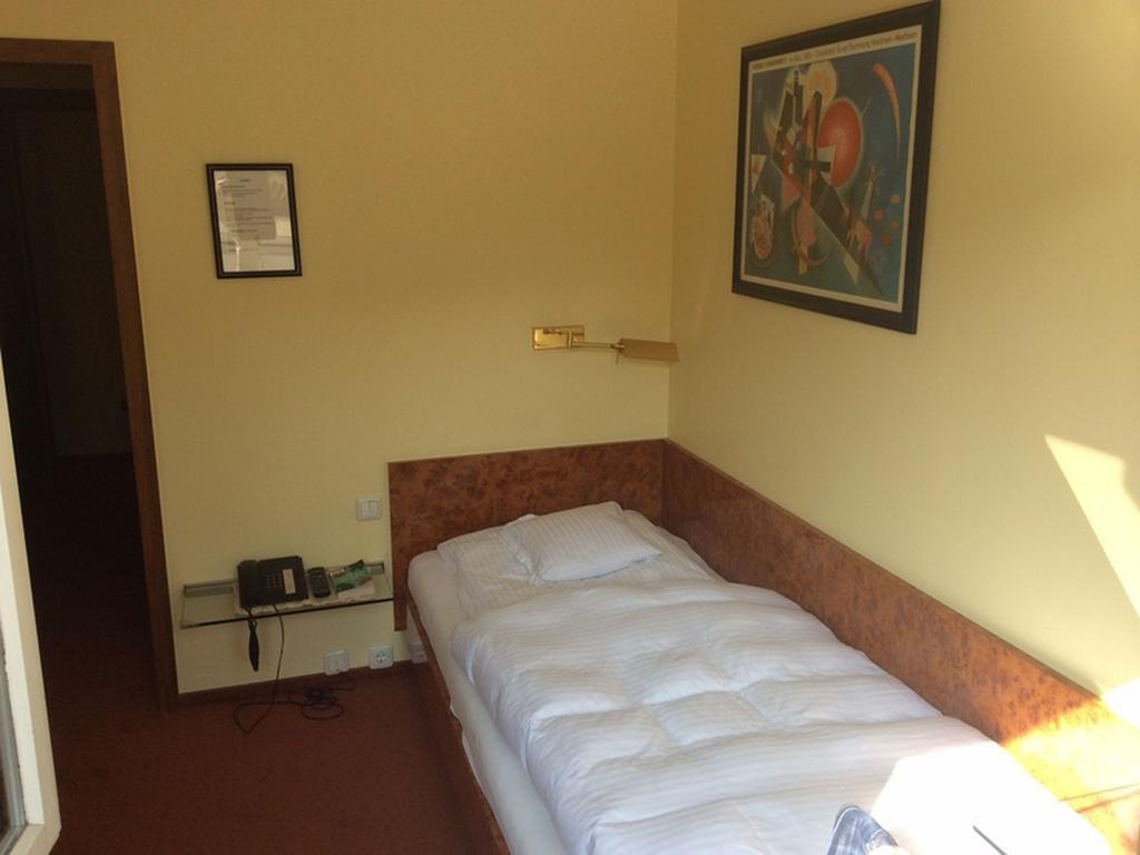 Hotel Die Post Offenbach am Main Oda fotoğraf
